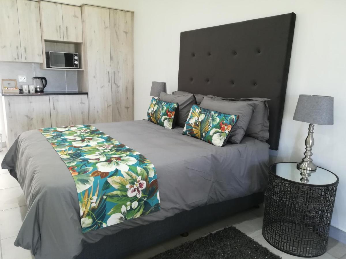 The Gamtoos Ferry Hotel Jeffreys Bay Bagian luar foto
